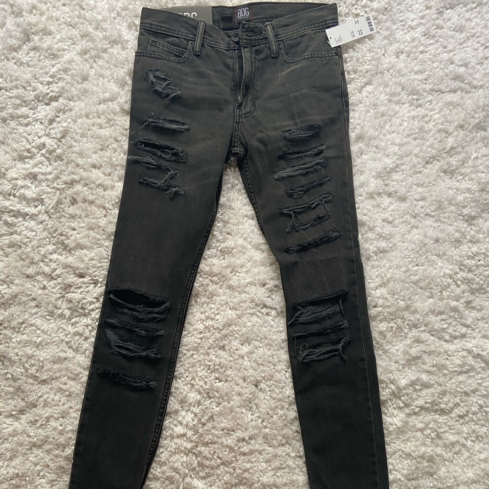 NWT Urban Outfitters BDG Skinny Jeans w Rips